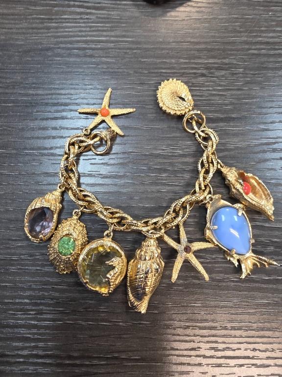 Sale Photo Thumbnail #9