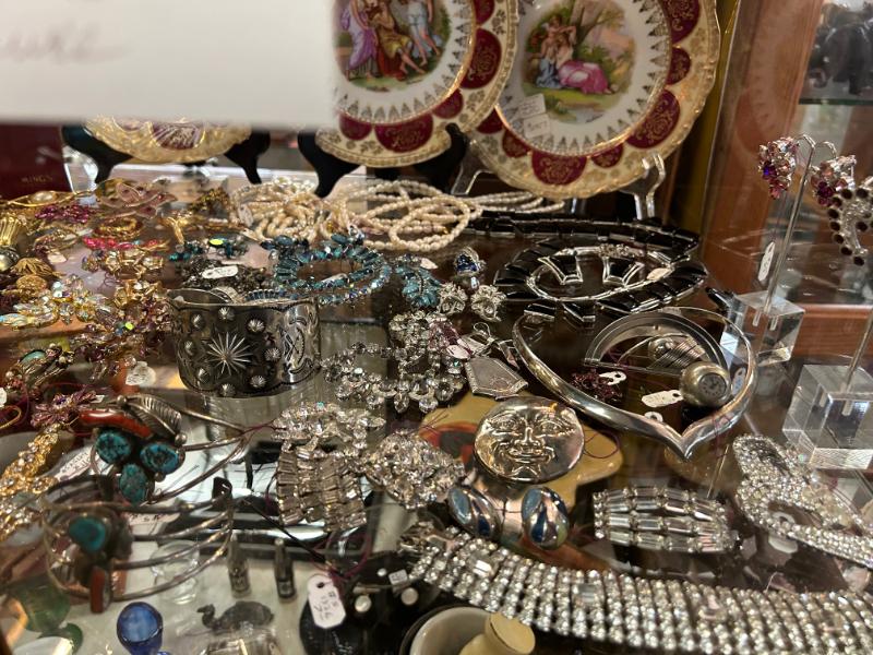 Sale Photo Thumbnail #47