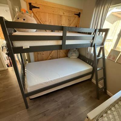 Sale Photo Thumbnail #76