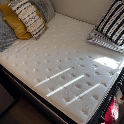 Sale Photo Thumbnail #69