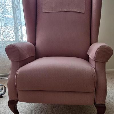 Sale Photo Thumbnail #17: La-z-boy classics 007 Mahogany Sept 6, 2001
Label intact, set of 2