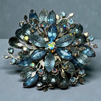 Vintage blue rhinestone brooch