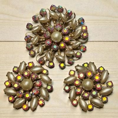 Floral brooch matching clip earrings