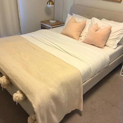 Upholstered queen bed