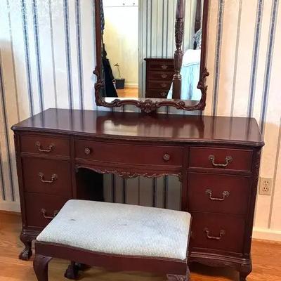 Mount airy dressing table