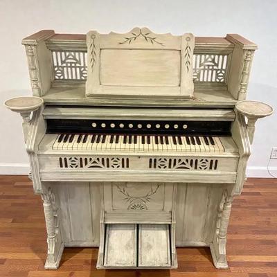 A r. whitney pump organ