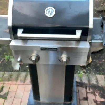 Kitchenaid 3 burner propane gas grill in black