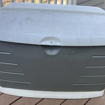 Rubbermaid Outdoor Storage