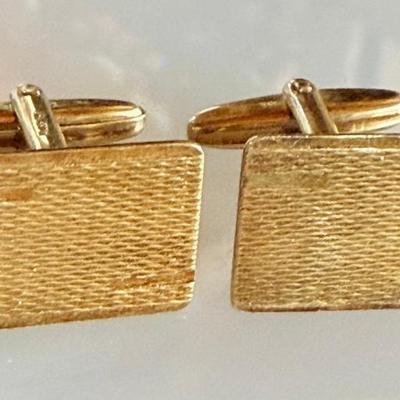 Pair Of Vintage 18K 750 Gold Etched Cuff Links - Total Weight 12.79 Grams