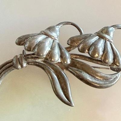 Vintage Sterling Silver Flower Brooch - Total Weight - 17.07 Grams