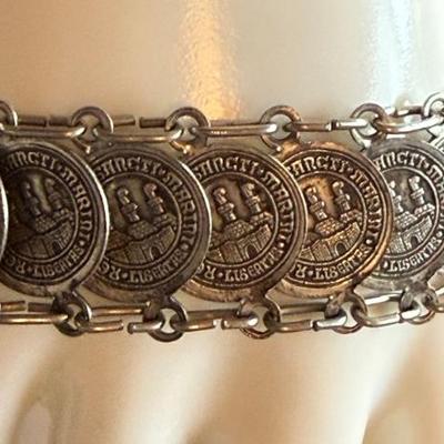 
Vintage Silver Tone Souvenir Coin 7.5 Inch Bracelet - Repubblica Di S. Marino