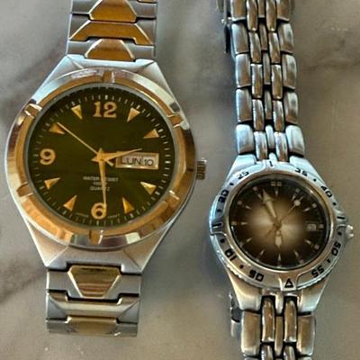 (2) Vintage Watches (1) Running Green Face Mens Water Resistance Quartz & (1) Ladies Fossil Pr 5199