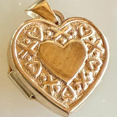 Vintage 14K Gold Heart Locket - Total Weight 1.32 Grams
