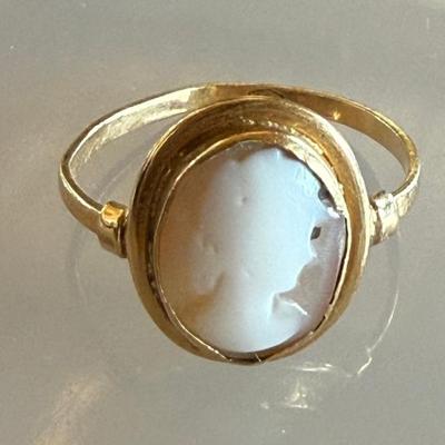 Antique 18K Gold Cameo Ring Size - 6.25 Total Weight 1.89 Grams