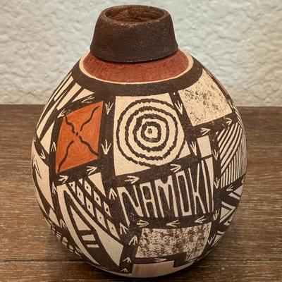 Vinage Lawrence Namoki Hopi Pot (1947 - 2020) " Sherds" Signature In Design Of Pottery