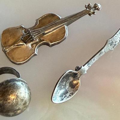 (3) Vintage Sterling Silver Pieces - Ball Ring Size 6 - Spoon Pin & Violin Pin (as Is) - Total Weight 17.95 Gr