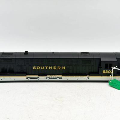 Lionel 8301 Southern Fairbanks Morse O Gauge diesel engine model