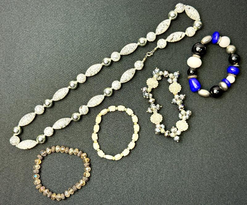 Sale Photo Thumbnail #10