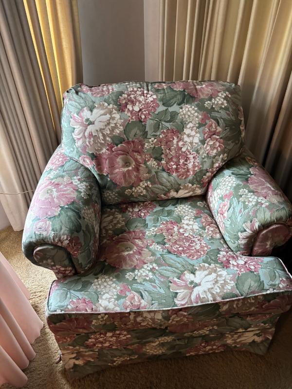 Sale Photo Thumbnail #3