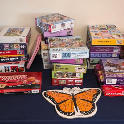 Sale Photo Thumbnail #37: Puzzles and games