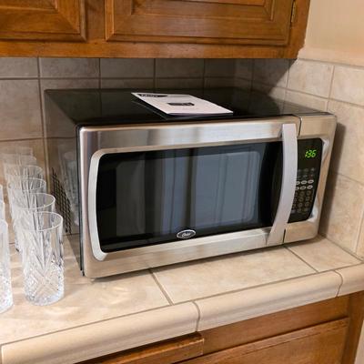 Sale Photo Thumbnail #67: Oster microwave