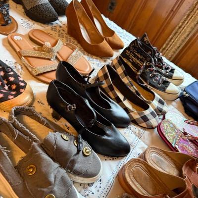 Sale Photo Thumbnail #176