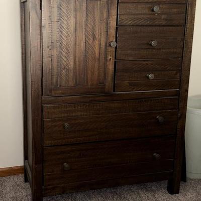 Sale Photo Thumbnail #146