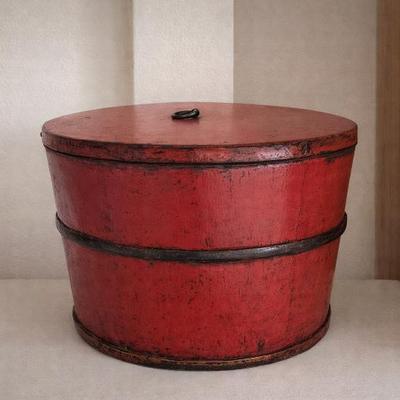 Sale Photo Thumbnail #29: Red lacquer box