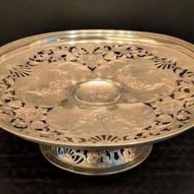 Antique Whiting Pierced Sterling Silver Footed Dish 

Offered is an antique Whiting pierced sterling silver footed dish featuring...