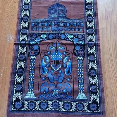 Small Vibrant Rug With Tassels