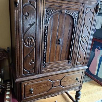 Intricate Carved Blind Door Wooden China Cabinet