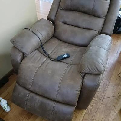 Remote Controlled Power Lift Recliner Chair