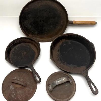 Historic Charming Cast Iron Cookware Set