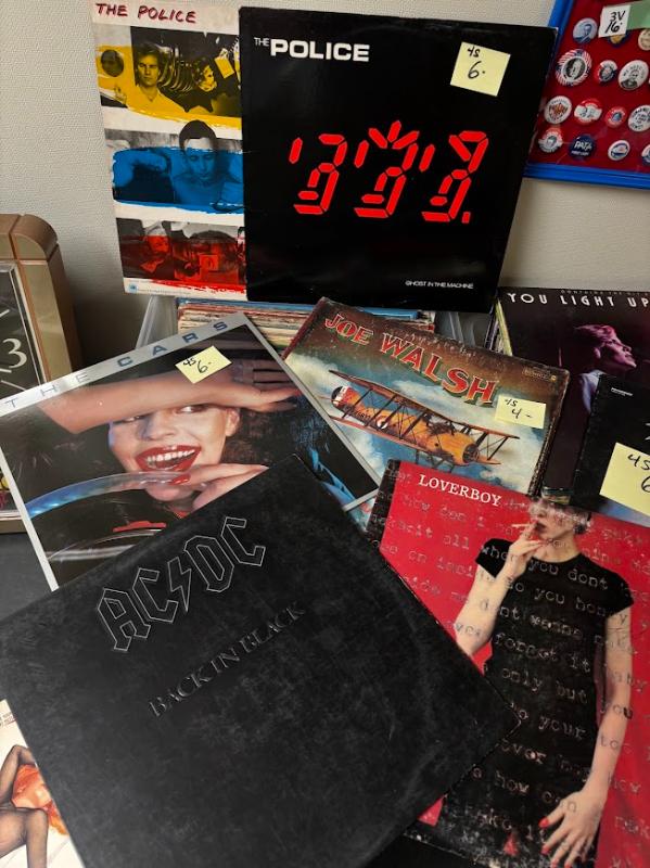 Sale Photo Thumbnail #17