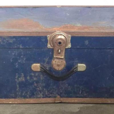 Vintage Metal Trunk 
