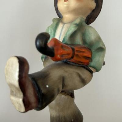 Sale Photo Thumbnail #244: Hummel merry wanderer