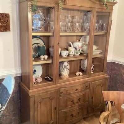 Sale Photo Thumbnail #151: Hutch