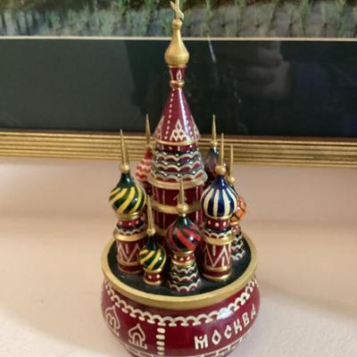 Sale Photo Thumbnail #83: St basils cathedral russion music box