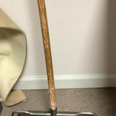 Sale Photo Thumbnail #264: Carpet sweeper