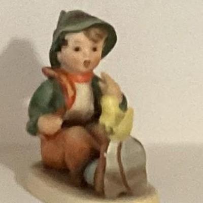 Sale Photo Thumbnail #243: Hummel little tooter