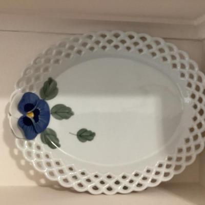 Sale Photo Thumbnail #179: Vintage blue ridge pottery white plate with blue flower