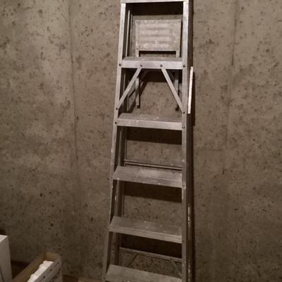 Sale Photo Thumbnail #194: 6 foot ladder