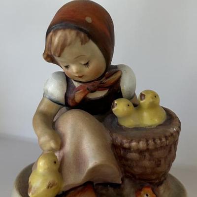 Sale Photo Thumbnail #227: Hummel chick girl