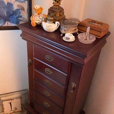 Sale Photo Thumbnail #522