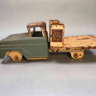 1950s Tonka Farms Stake Truck