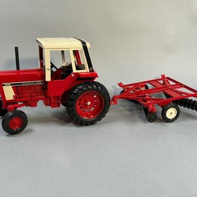 Ertl International 1586