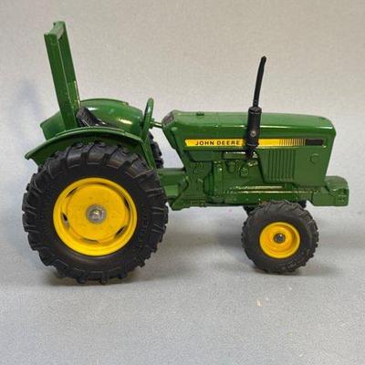 Ertl John Deer 950 Tractor