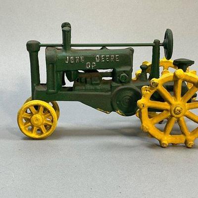 Cast Iron John Deere Tractor