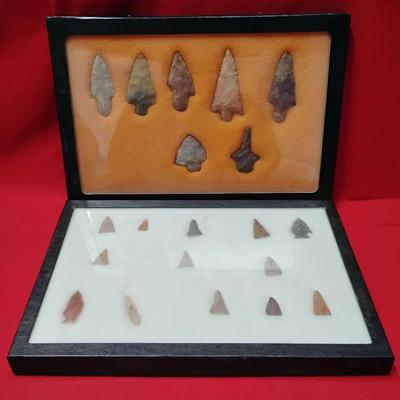 Native American Arrowhead Collection - 20pc Mixed Lot with Display Case