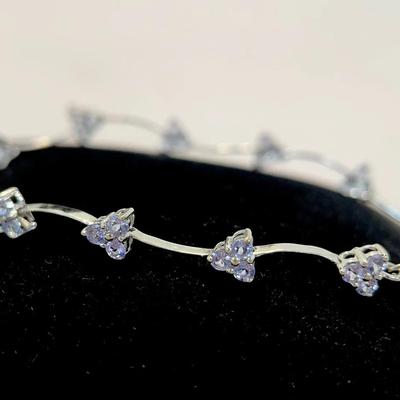 14K 585 White Gold Tanzanite Flower Bracelet 6.75” (4.8g)
